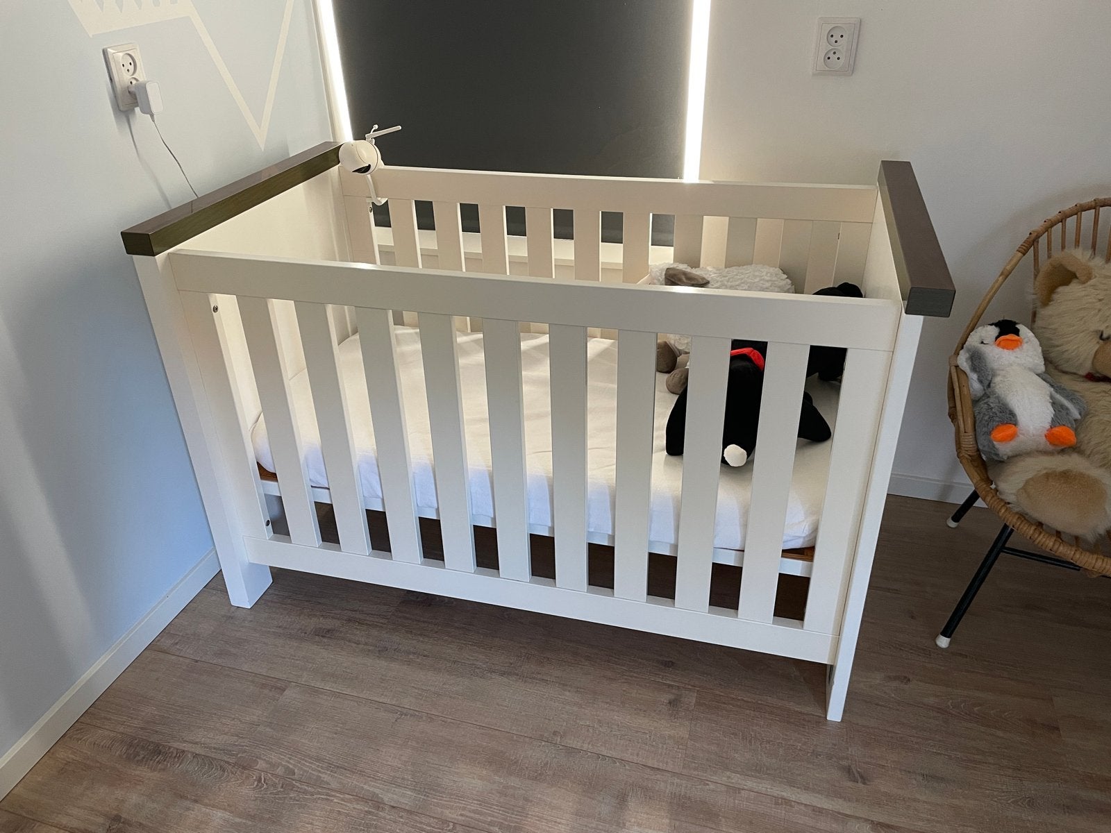 Complete babykamer: ledikant, commode, kast, wandplank, Ophalen, Gebruikt, Jongetje of Meisje