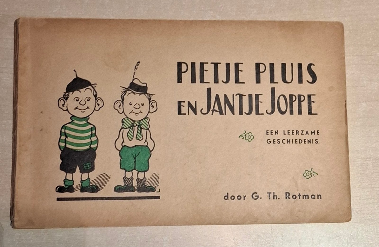 Pietje Pluis en Jantje Joppe, een leerzame geschiedenis, Boeken, Gelezen, Eén stripboek, Ophalen of Verzenden, G Th Rotman