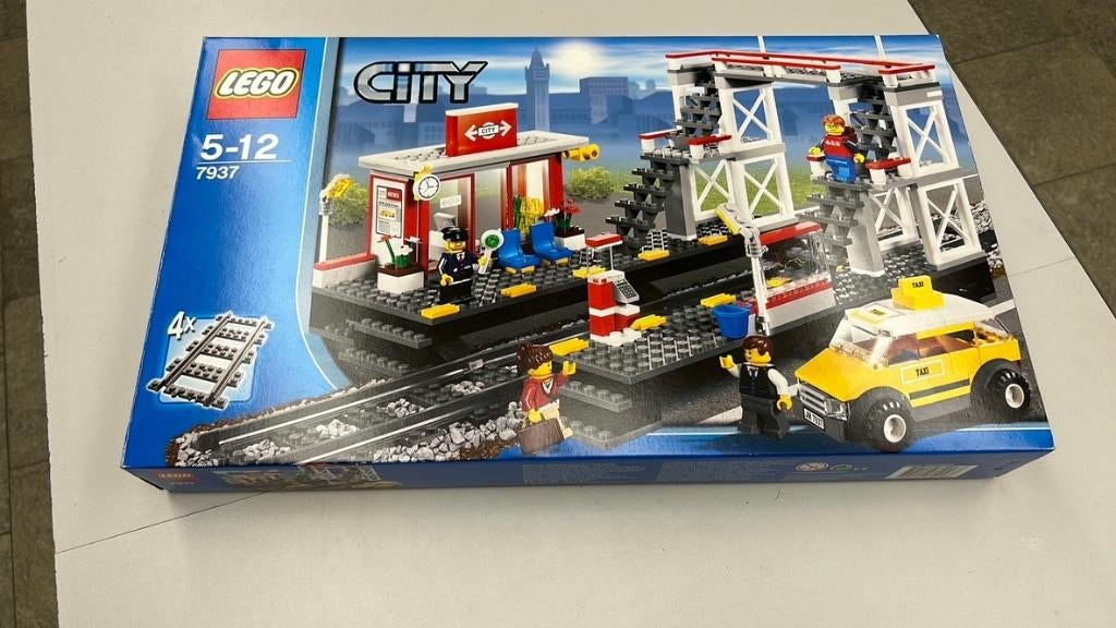 SB2120 Lego trein station 7937 compleet + doos + boekje, Ophalen of Verzenden, Zo goed als nieuw