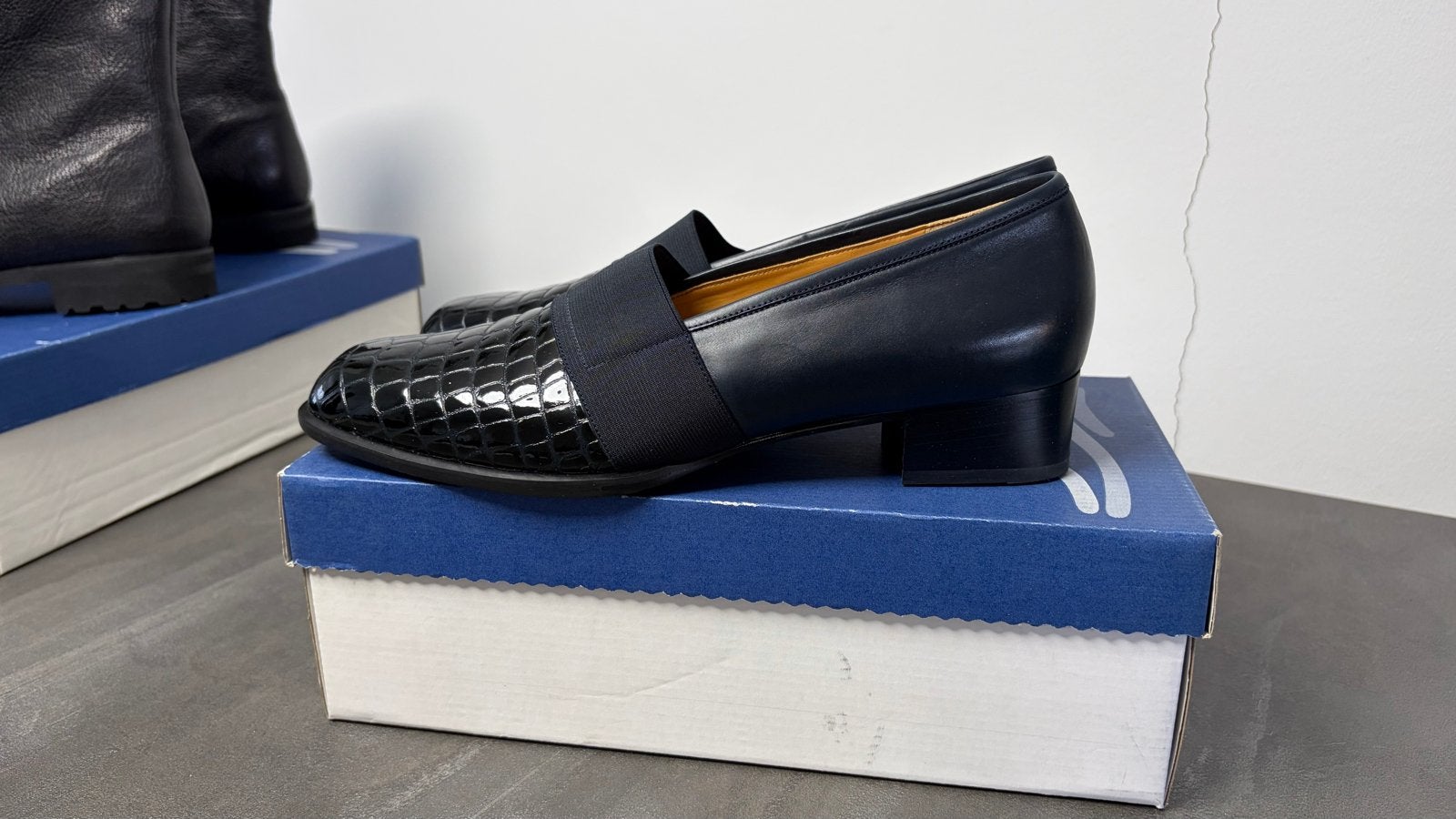 Schneider Instappers - Blauw Croco Vitello - Maat 7.5, Ophalen of Verzenden, Nieuw, Blauw, Instappers