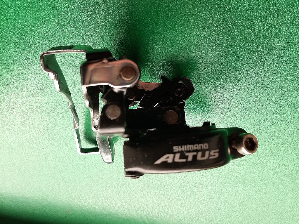 Shimano Altus FD - M310 Voorderailleur 3 Speed ø 31,8 mm, Ophalen, Gebruikt, Staal, Derailleur of Ketting