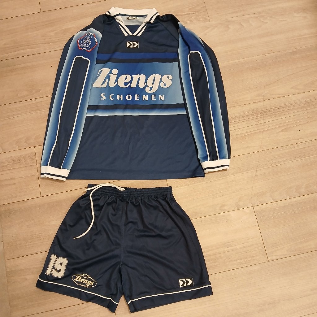 achilles 1894 Vintage Voetbaltenues, Maat M, Ophalen of Verzenden, Gebruikt, Set