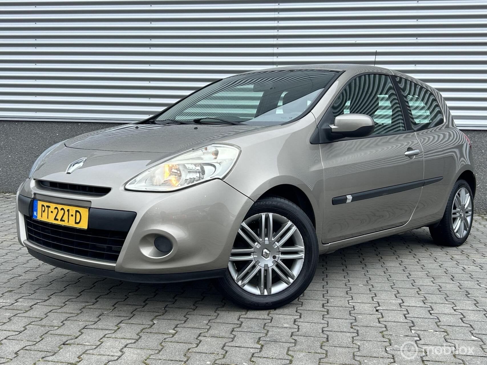 Renault Clio 1.2 Authentique 2011, Airco,Nieuwe APK, Auto's, Voorwielaandrijving, Euro 5, 527 kg, 4 cilinders