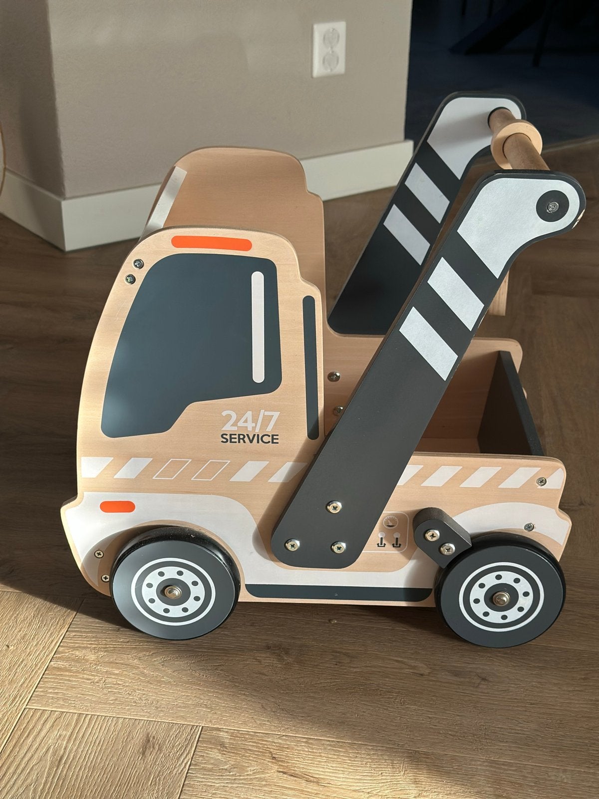 Houten loopkar/duwwagen in de vorm van een takelwagen, Ophalen, Zo goed als nieuw, Overige typen, Met wieltjes
