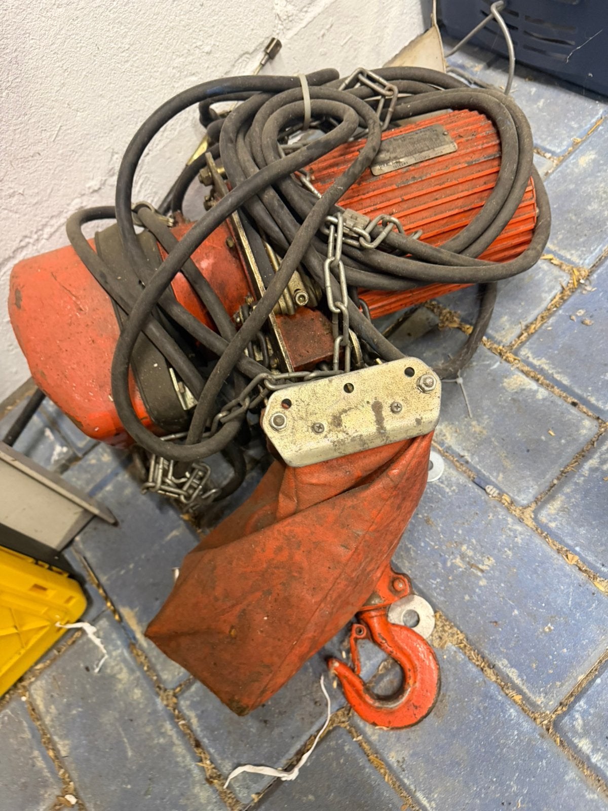 Elektrische takel / lier met ketting en haak | Yaskawa, Ophalen, Zo goed als nieuw