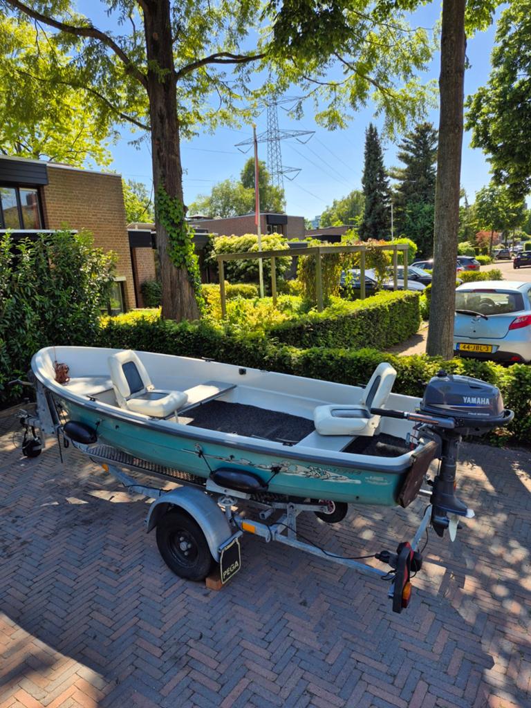 Terhi 385 polyester visboot met 4pk Yamaha motor en trailer., Watersport en Boten, Ophalen, Polyester, Buitenboordmotor