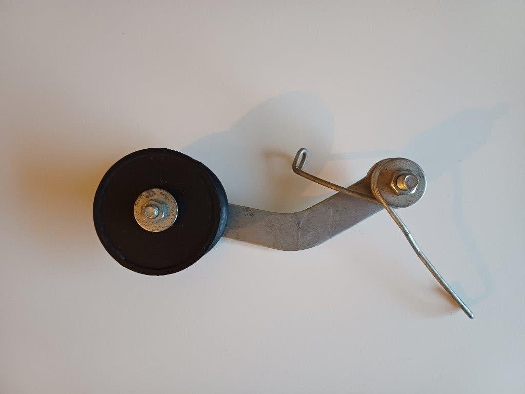 Nos nieuwe ketting spanner merk en model onbekend, Fietsen en Brommers, Brommeronderdelen | Oldtimers, Ophalen of Verzenden, Nieuw