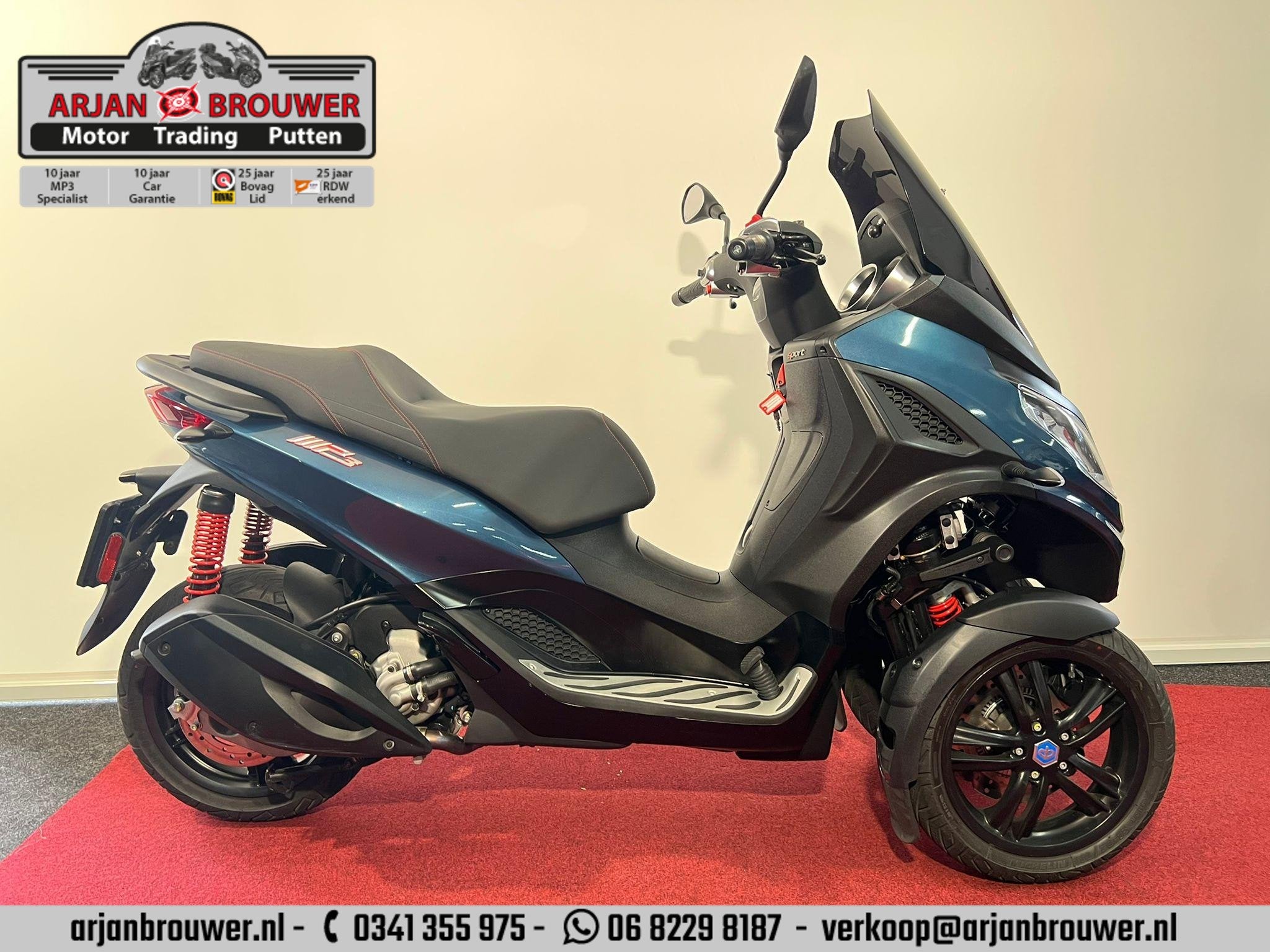 Piaggio MP3 300 HPE Sport ABS 1e Eigenaar!, Scooter, Bedrijf, Piaggio Vespa B.V., Minervum 7272
4817 ZM  Breda, NL