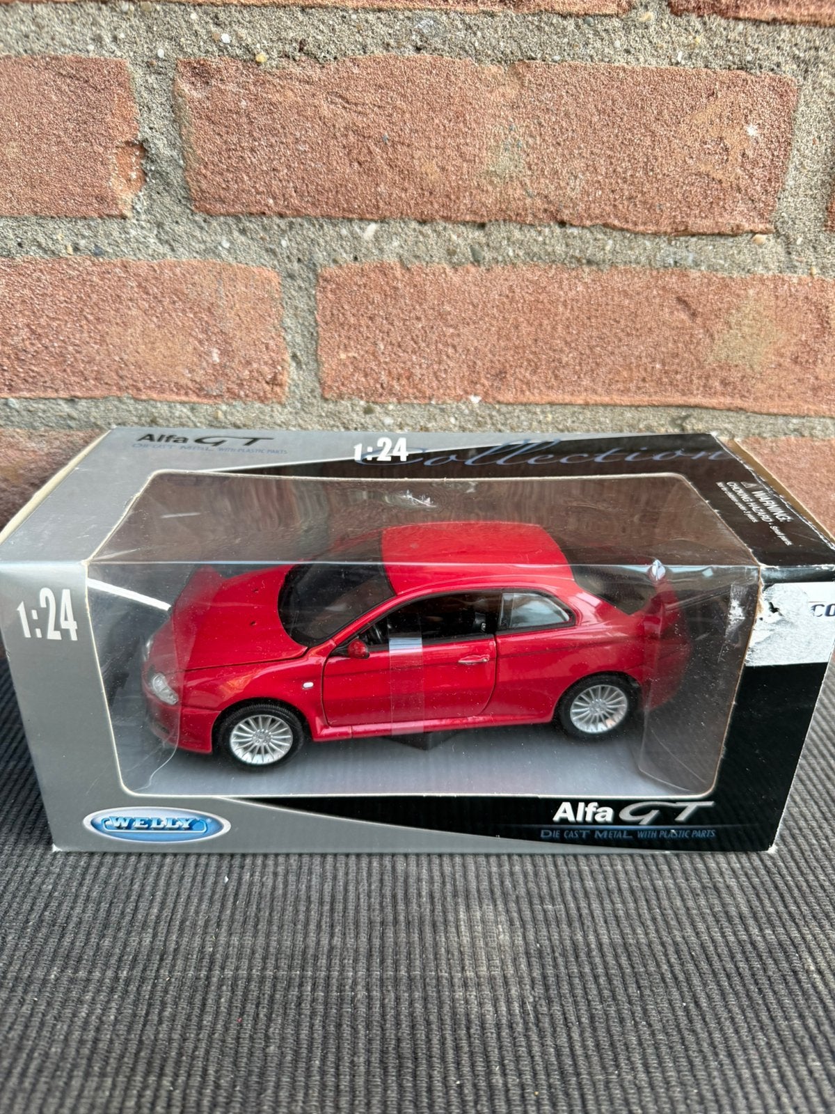 1:24 Alfa Romeo GT …….. 25,-, Ophalen of Verzenden, Nieuw, Auto, Overige merken