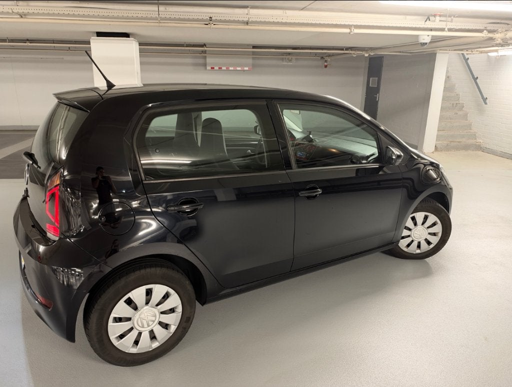 Foto 2 van Volkswagen up! 1.0 60PK 5D BMT 2019 Zwart