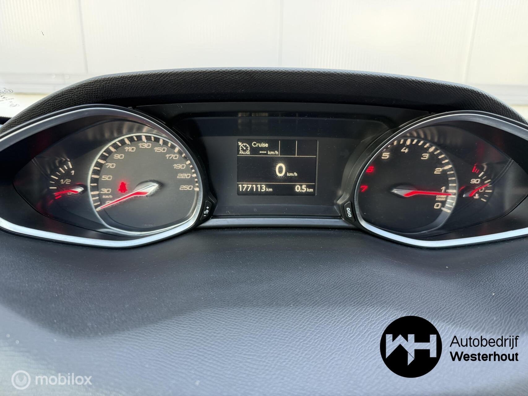 Foto 13 van Peugeot 308 1.2 PureTech Blue Lease Executive|PANO|LINE ASSI