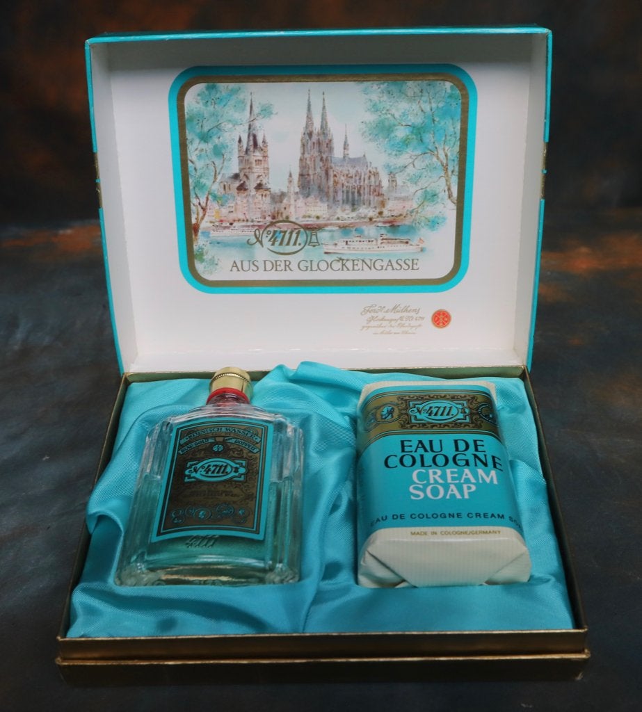 Oude in kado verpakking Eau de cologne 4711., Ophalen of Verzenden, Nieuw, Parfumfles