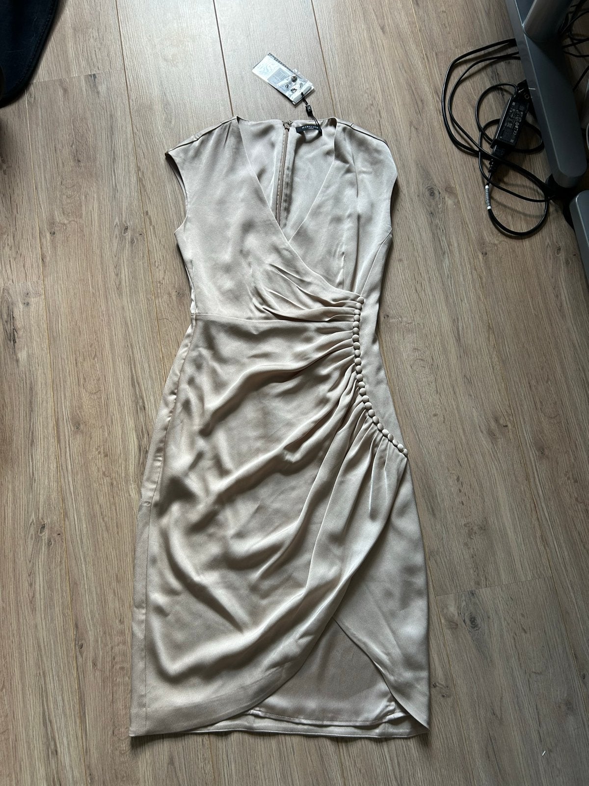 Nieuwe Marciano by Guess Beige Jurk, Kleding | Dames, Jurken, Maat 38/40 (M), Beige, Nieuw, Ophalen of Verzenden