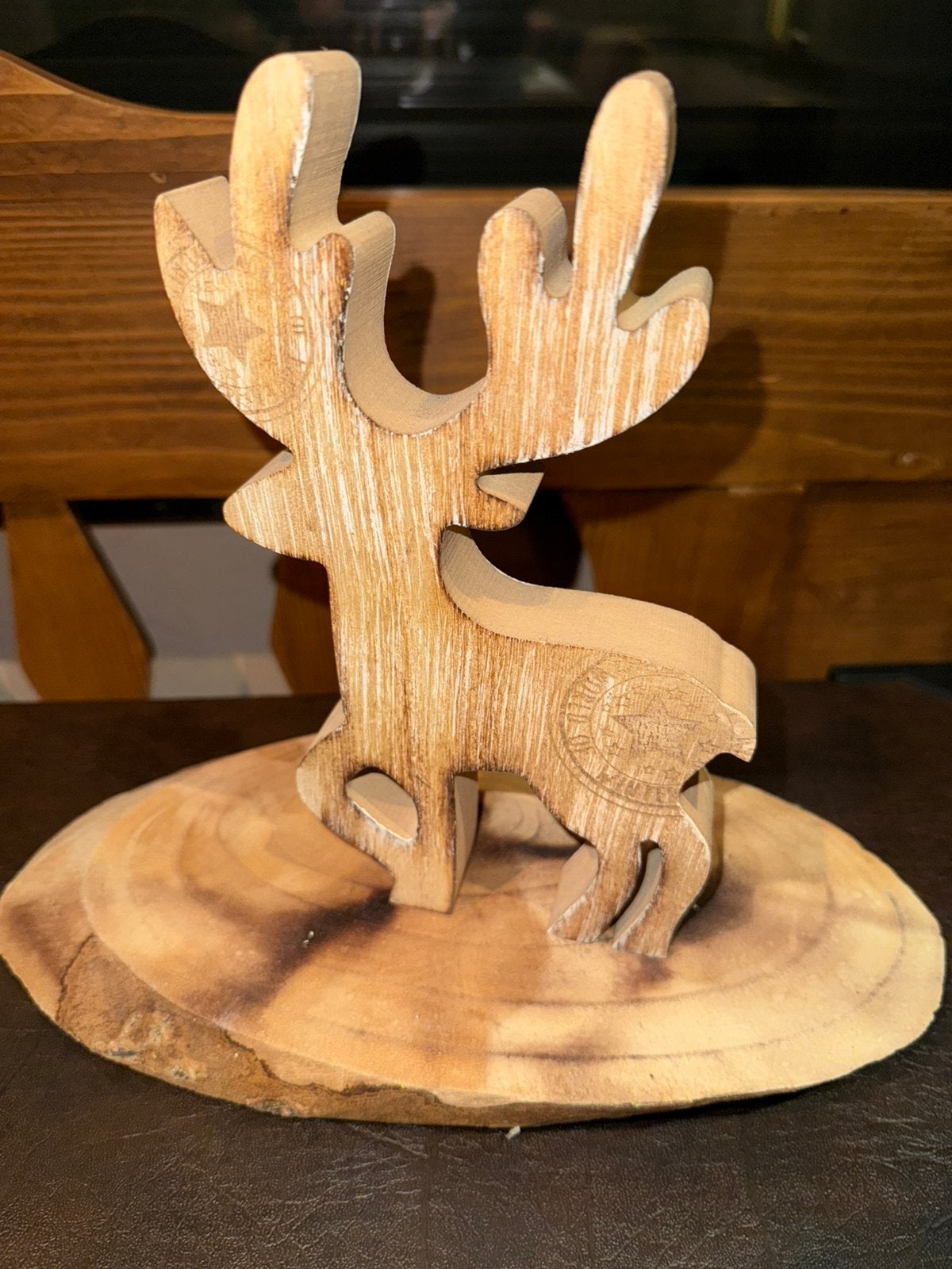 Houten decoratie beeldje op plateau., Verzamelen, Beelden en Beeldjes, Ophalen of Verzenden, Zo goed als nieuw, Dier