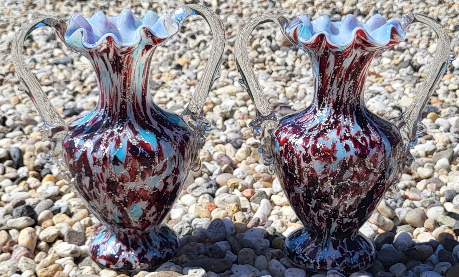 Paar vintage glazen siervazen / kannetjes – gemarmerd siergl, Mannelijk, Kip