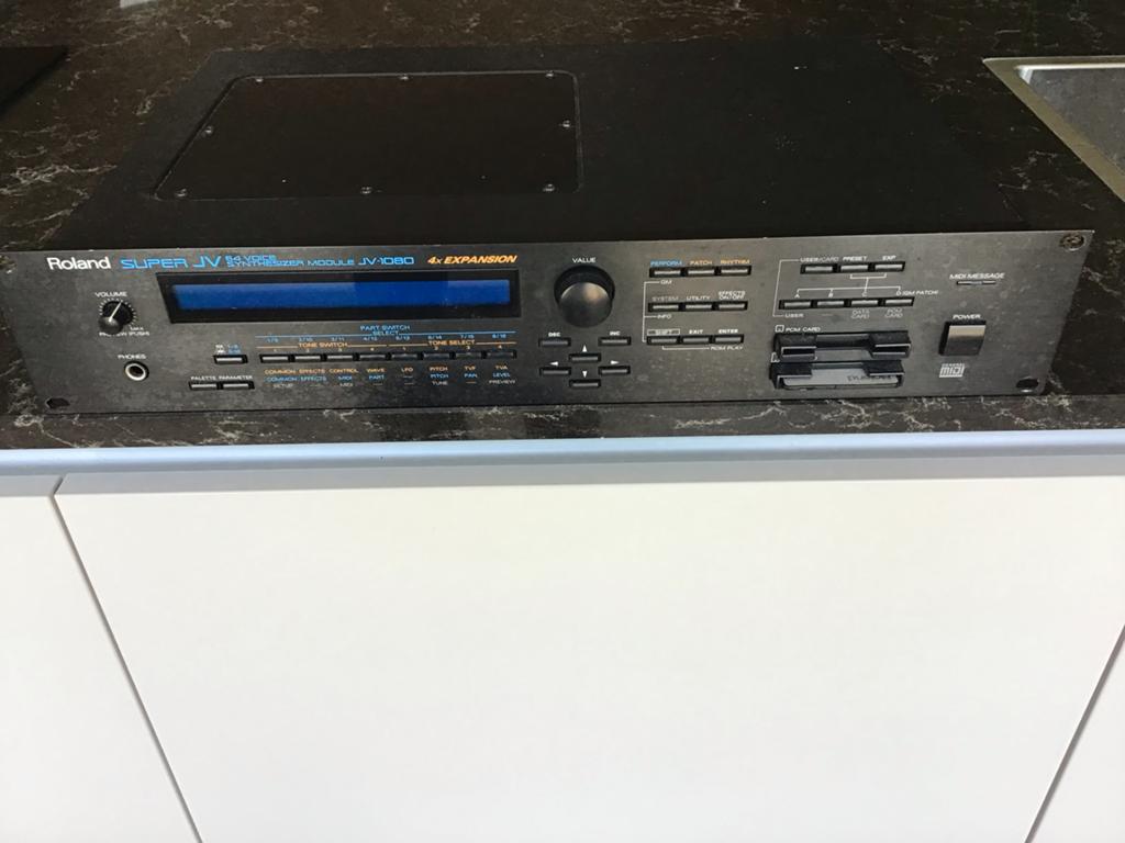 Roland JV-1080 Super JV Synthesizer Module, Muziek en Instrumenten, Synthesizers, Gebruikt, Roland, Met midi-aansluiting, Overige aantallen