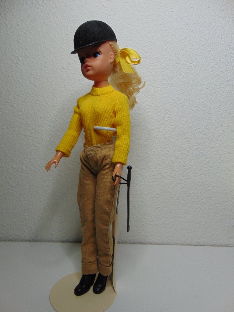 Mooie sindy in rij outfit 1976 Riding Out, Verzamelen, Verzenden, Gebruikt, Pop