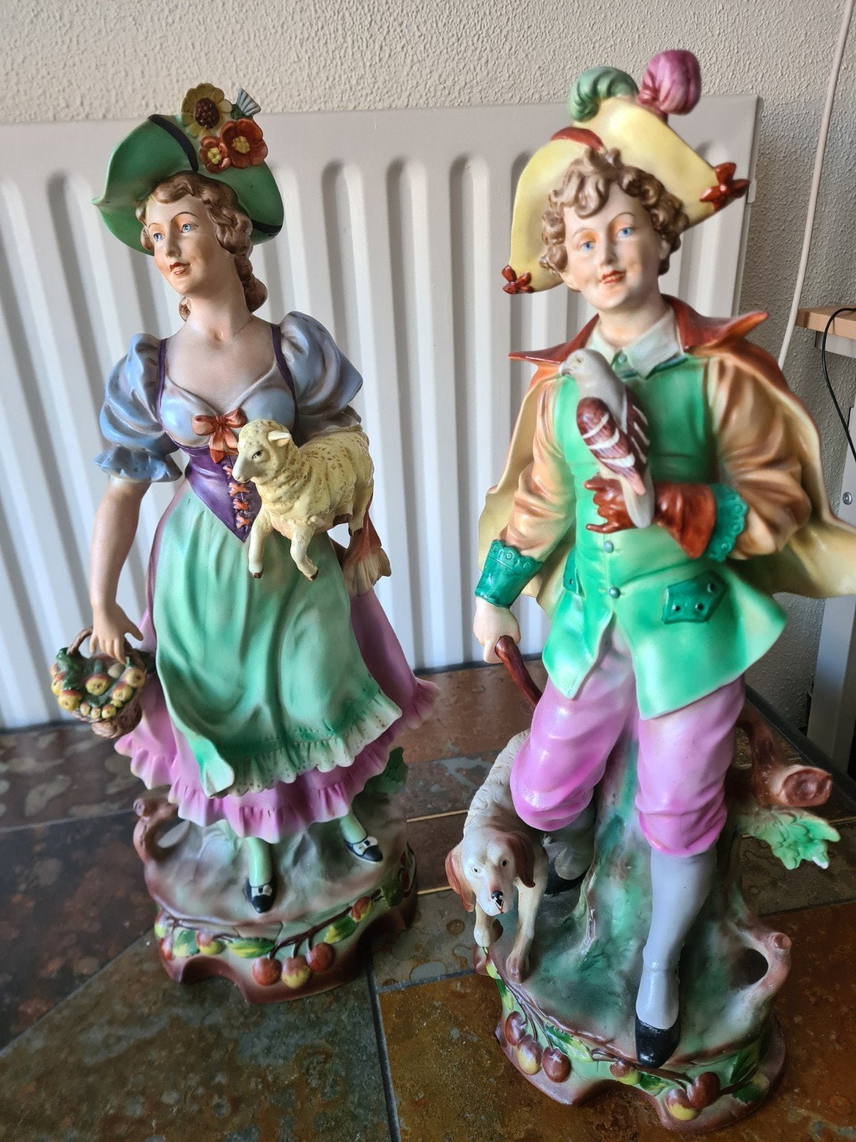 Capodimonte twee oude Italiaanse beelden., Ophalen of Verzenden, Gebruikt
