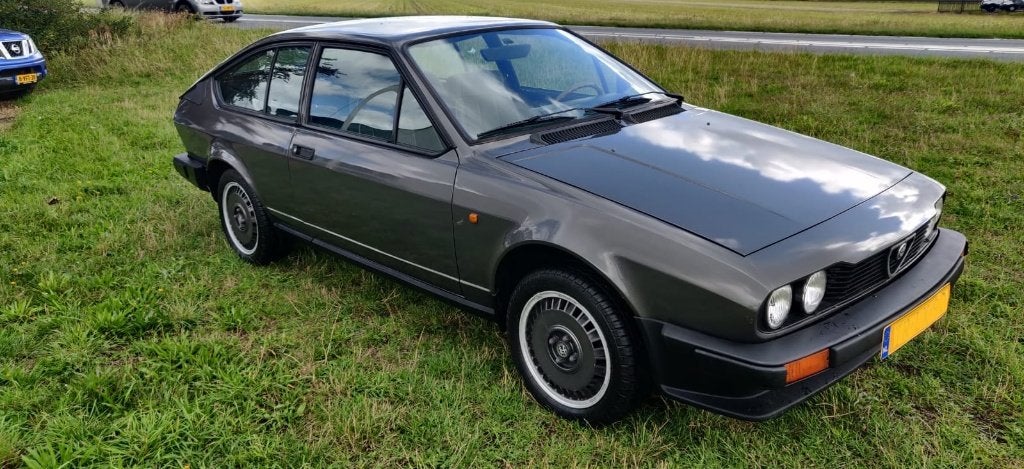 Alfetta gtv 2000, Achterwielaandrijving, Overige modellen, 4 cilinders, Grijs