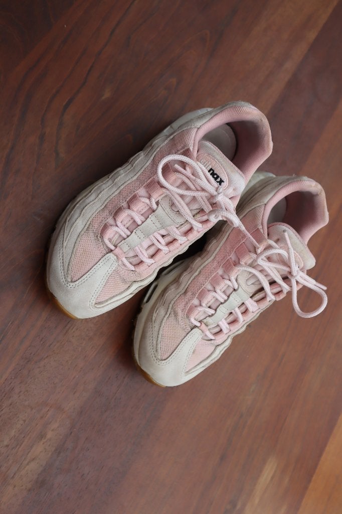 Dames Nike Climax roze wit suede maat 39 25 cm, Nike, Ophalen of Verzenden, Sneakers of Gympen, Roze