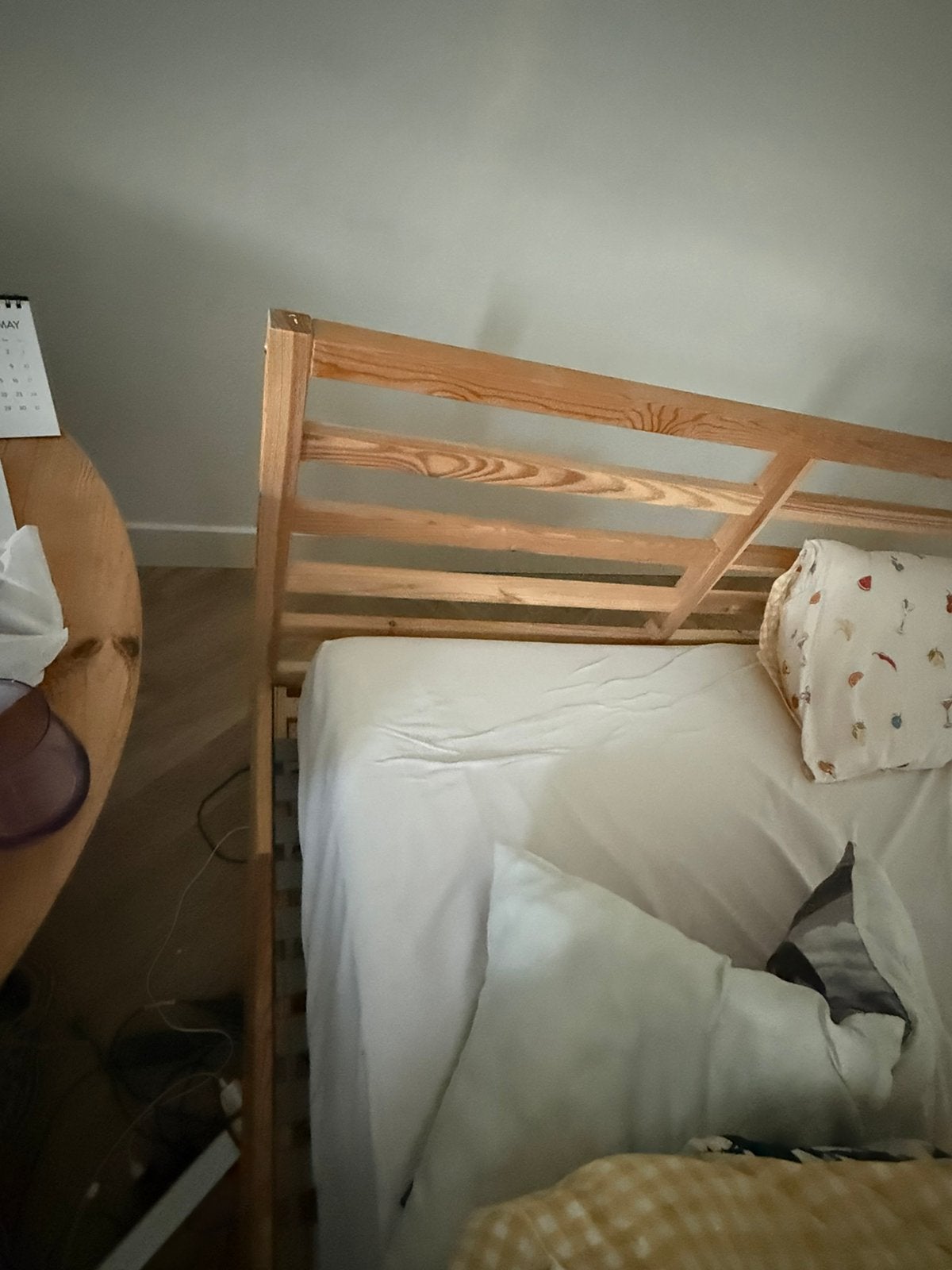 IKEA houten bedframe, Huis en Inrichting, Slaapkamer | Stapelbedden en Hoogslapers, Ophalen, Hoogslaper, Tweepersoons, 140 cm