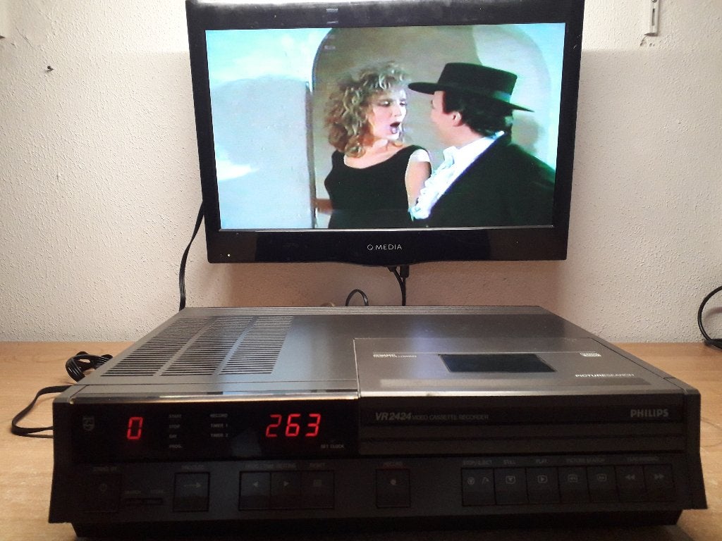 Video 2414  VCC VERKOCHT, Ophalen, Gebruikt, Video 2000-speler of -recorder