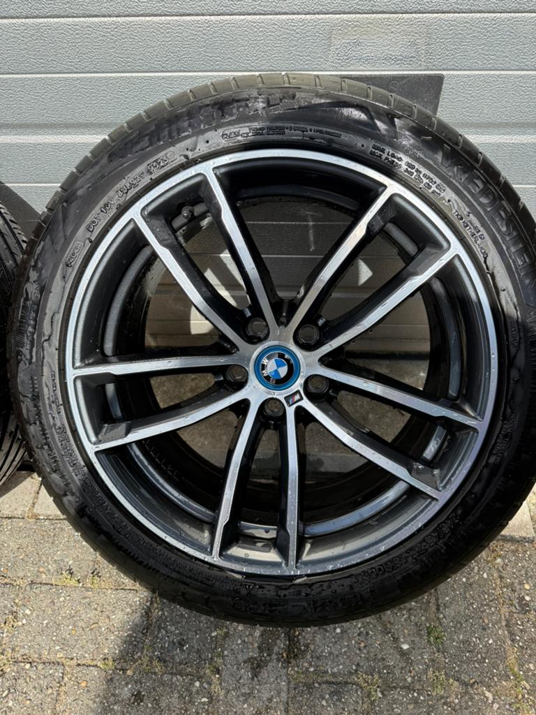 BMW M velgen 18 inch met goede merk banden(orgineel), Auto-onderdelen, Banden en Velgen, 18 inch, Gebruikt, Banden en Velgen, Ophalen of Verzenden