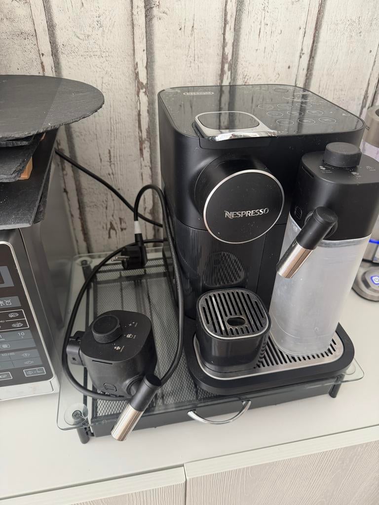 De'Longhi Nespresso Gran Lattissima EN640.B Koffiemachine, Gebruikt, Koffiemachine, Ophalen of Verzenden, 1 kopje