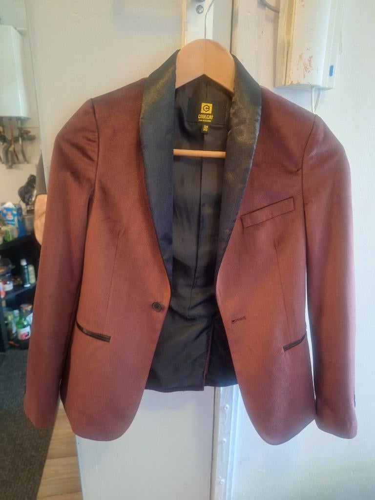 Chique bordeaux suede kindersmoking, CoolCat, maat 134/140, Kinderen en Baby's, Coolcat, Ophalen of Verzenden, Zo goed als nieuw