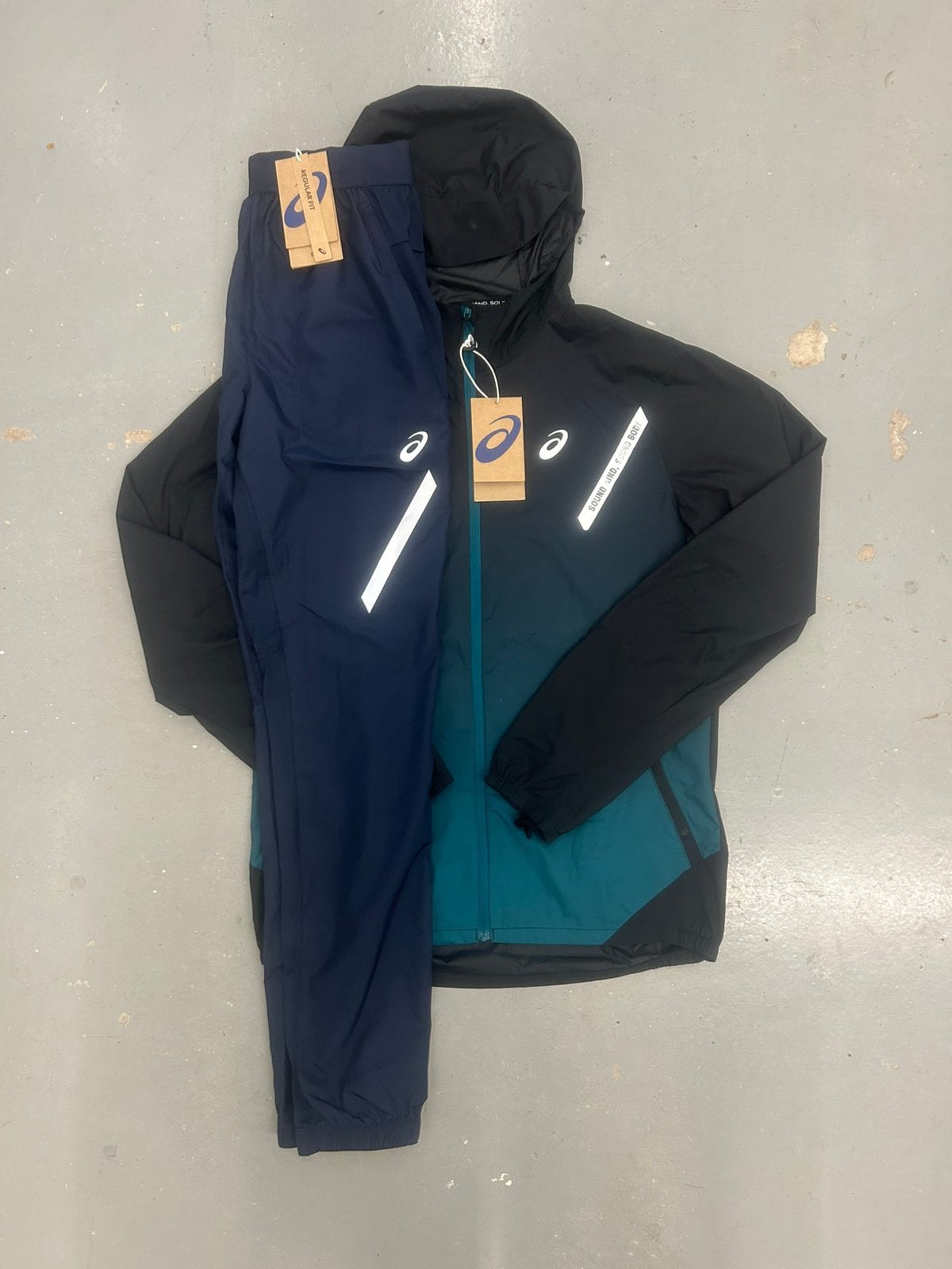 Asics lite show trainingspak maat s (origineel), Kleding | Heren, Ophalen of Verzenden, Zo goed als nieuw, Blauw