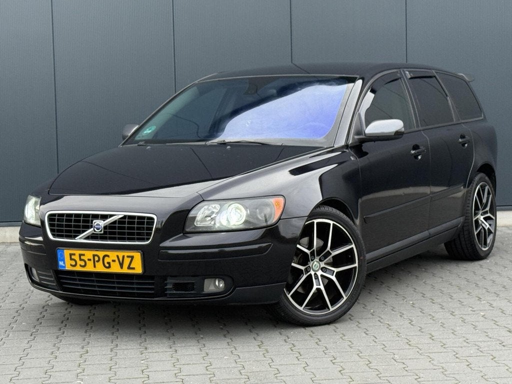 Volvo V50 2.4 5-Cilinder - Xenon - CarPlay - Spoiler - Trekh, Auto's, Volvo, Stof, Gebruikt, 700 kg, Zwart