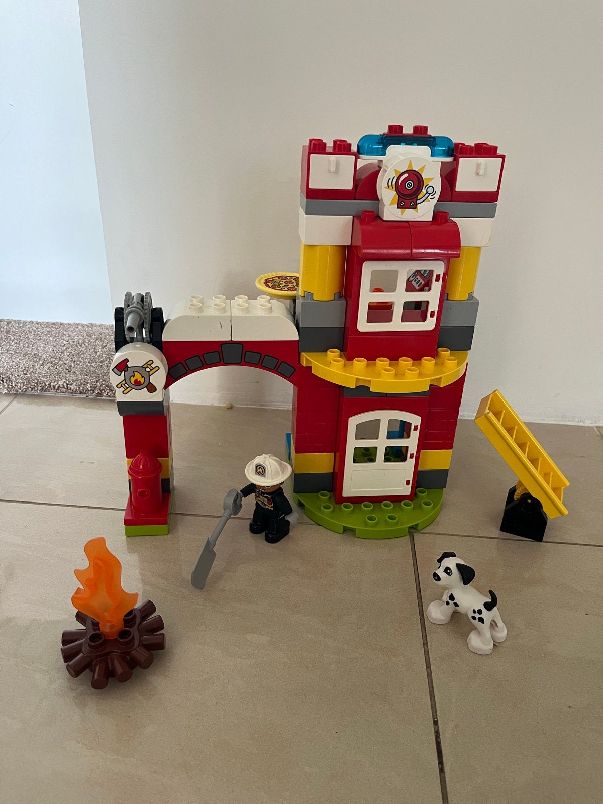 LEGO Duplo Brandweerkazerne met Brandweerauto en Figuren, Ophalen of Verzenden, Gebruikt, Overige merken