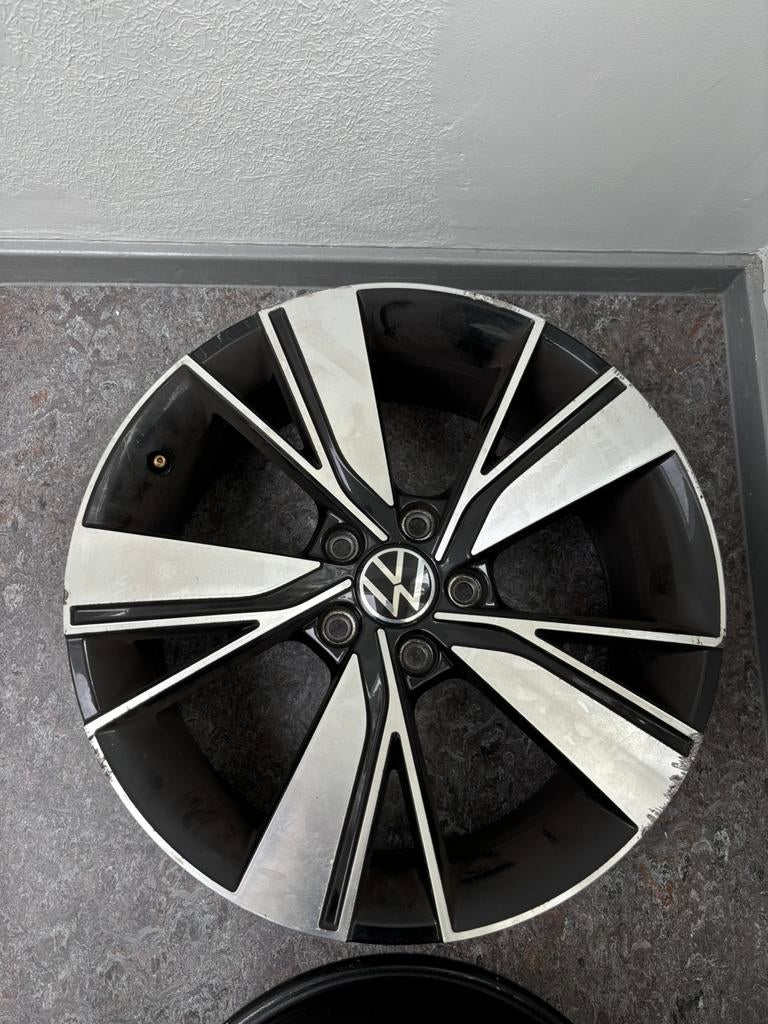 Orginele volkswagen golf 8 gte “bakersfield” velgen., 18 inch, Velg(en), Ophalen of Verzenden, Zomerbanden