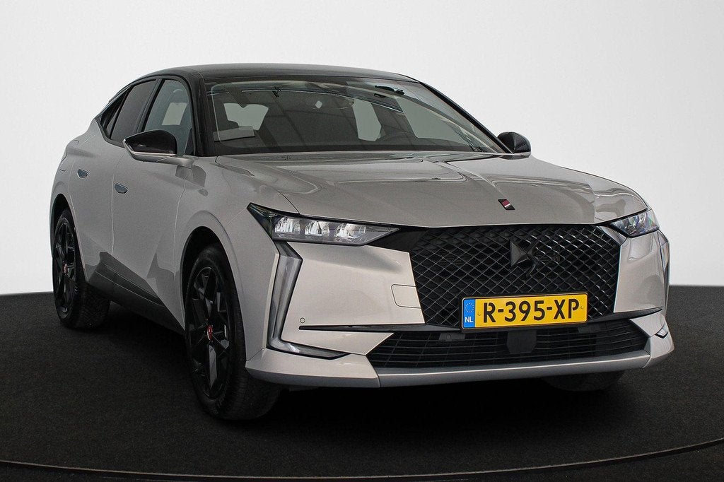 DS 4 E-Tense Performance Line Navigatie Apple CarPlay Achter, Auto's, DS, Gebruikt, 4 cilinders, Hybride Elektrisch/Benzine, DS 4
