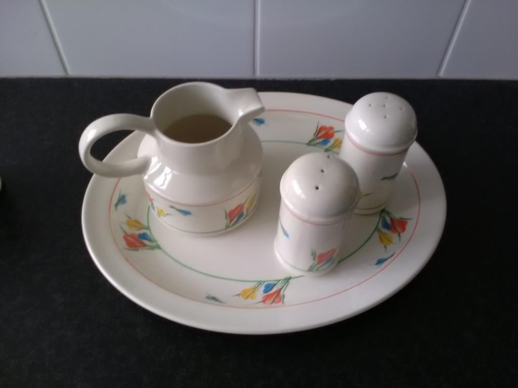 Wedgwood  stonehenge  midwinter crocussen, Overige typen, Ophalen of Verzenden, Zo goed als nieuw, Wedgwood