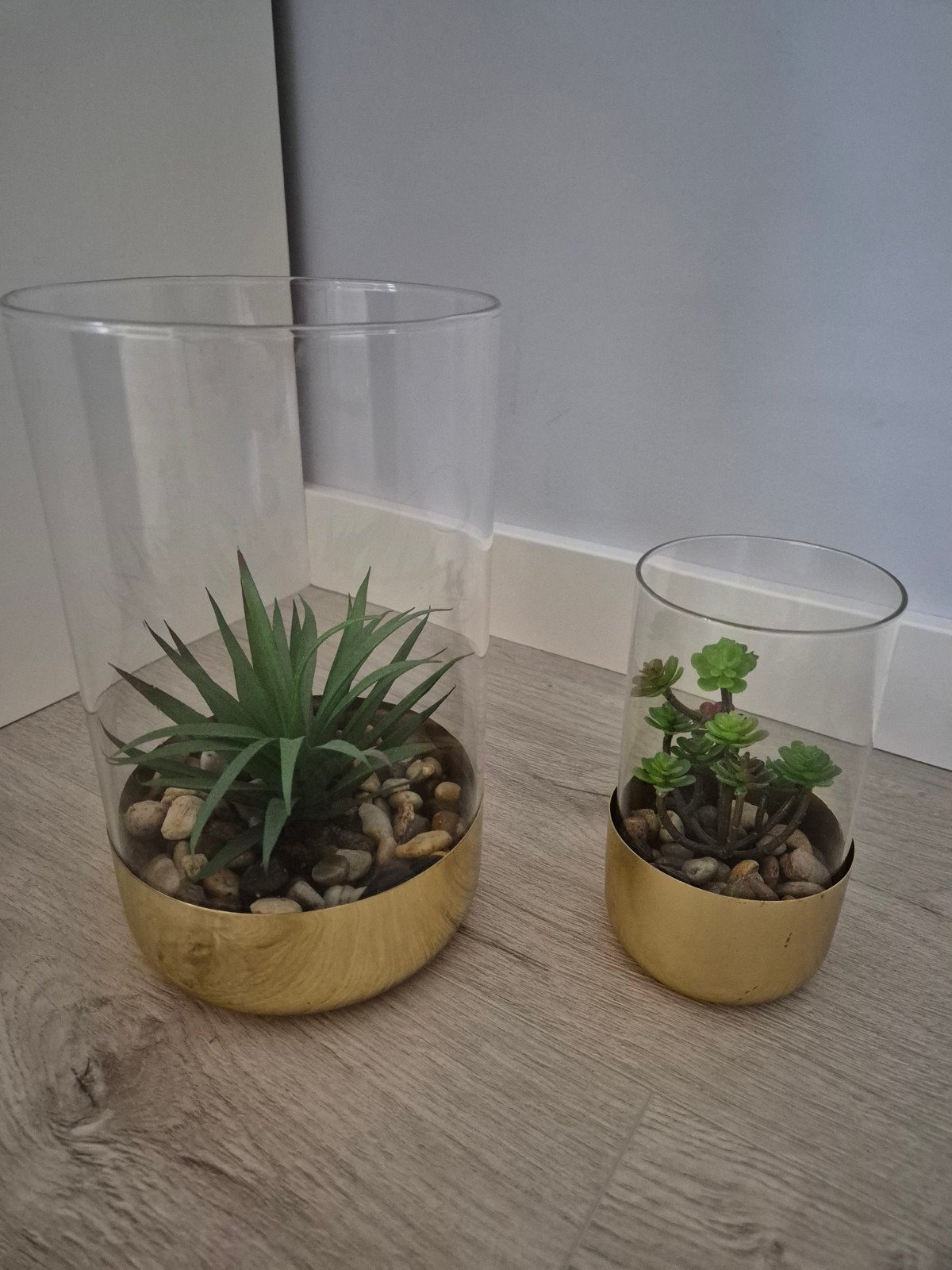 Set van 2 glazen cilinder vazen met goudkleurige voet, Ophalen, Zo goed als nieuw, Glas, Goud