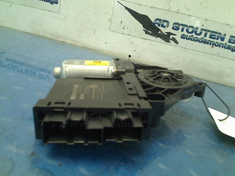 Motor Raammechaniek Links Voor Volvo XC90 II 2016 31453355, Gebruikt, Siegburger Straße 229, Köln 50679, , Duitsland, Info@volvocars.com