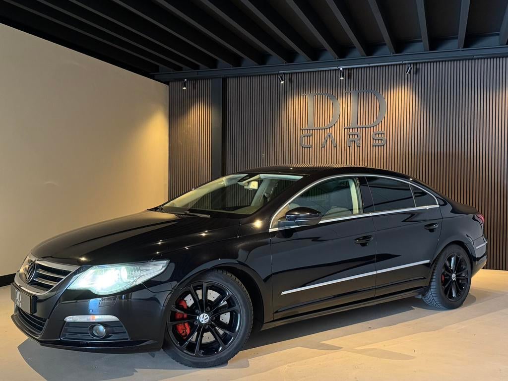 Volkswagen Passat CC R36 V6 FSI 4M | Dyna | Custom | Camera, Automaat, Passat CC, Zwart, 4 stoelen
