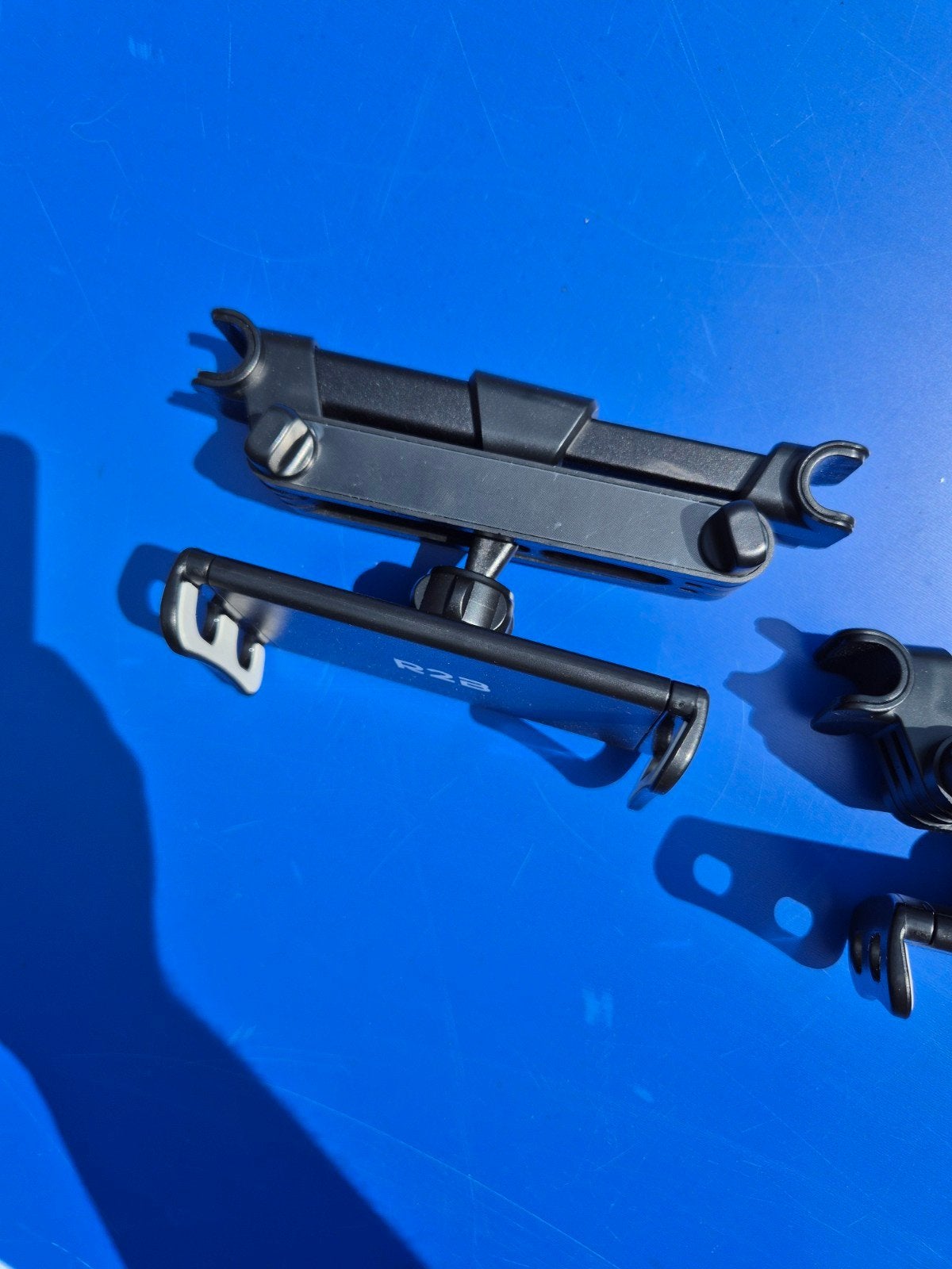 2 x Tablet houder voor achterin de auto - R2B, Ophalen of Verzenden, Gebruikt