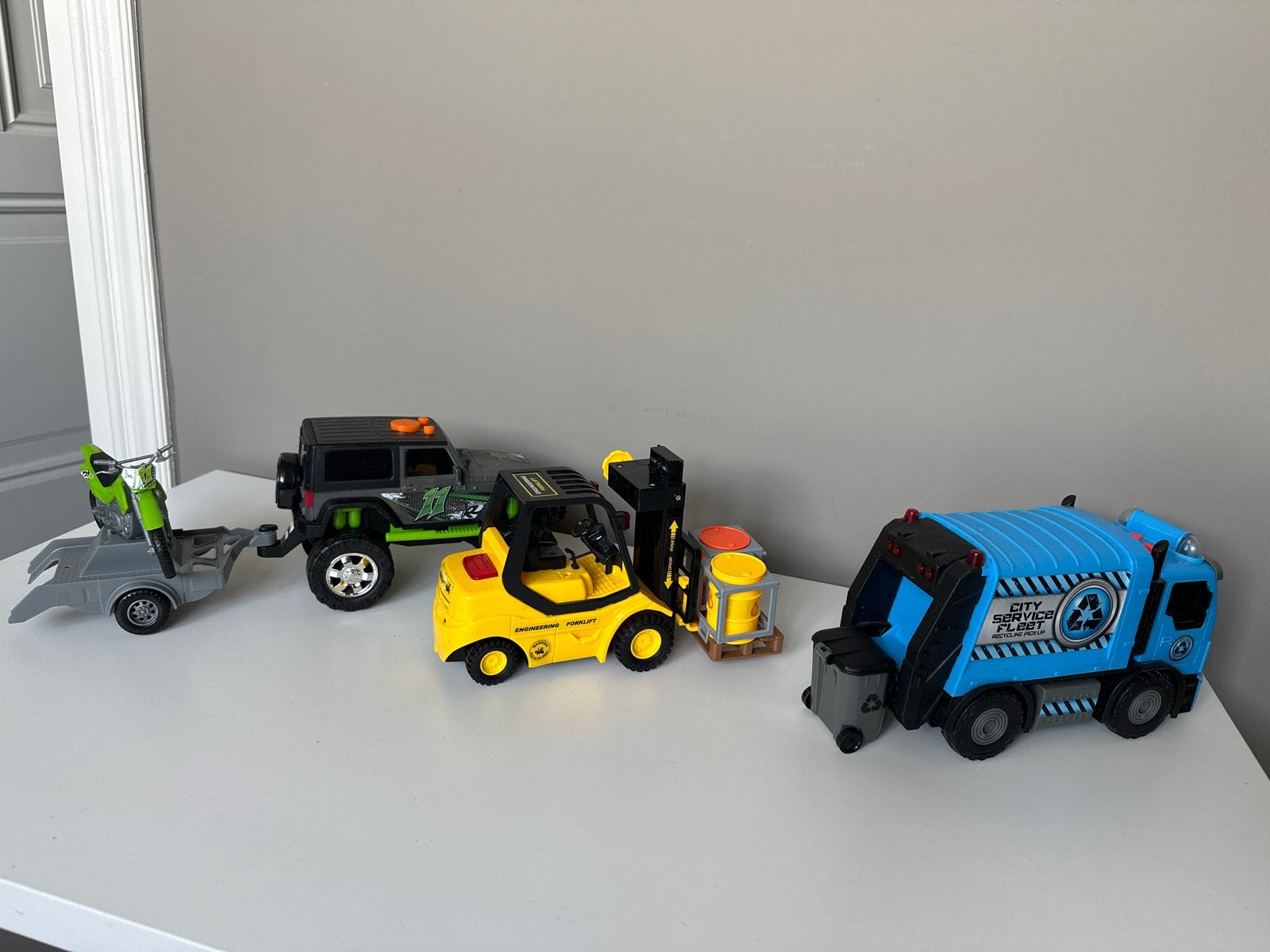 Speelgoedvoertuigen set: Jeep, heftruck, vuilniswagen, Ophalen of Verzenden, Gebruikt