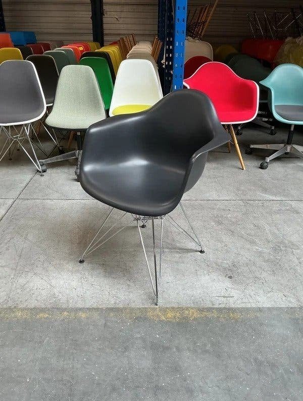 Vitra Eames DAR Design Stoelen | Zwart | Chroom, Gebruikt, -, Zwart, -