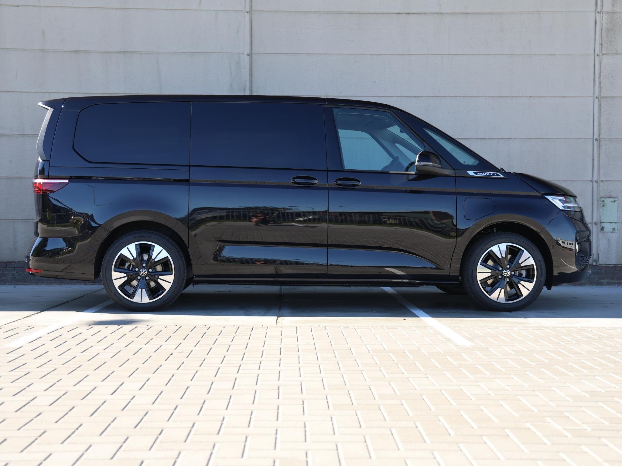 Volkswagen Multivan Bulli Edition L2 1.5 eHybrid EU6 180 kW, Automaat, Stof, 1498 cc, Euro 6