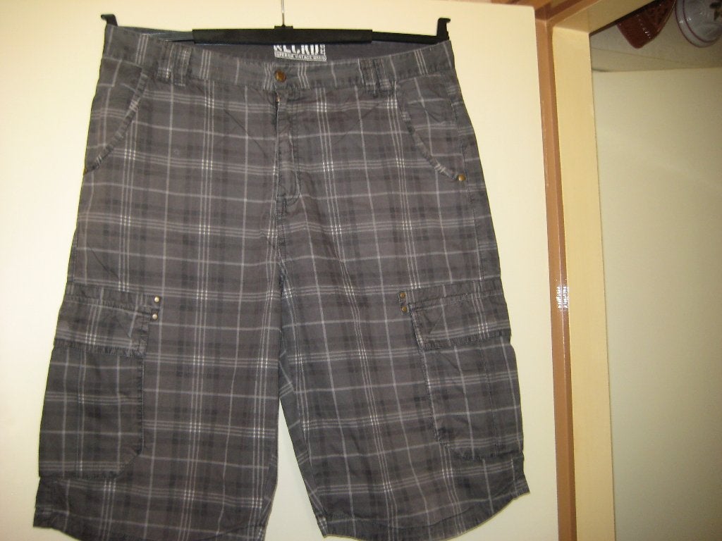 Grijs geruite bermuda, EEL, Unlocked, Ophalen of Verzenden, Zo goed als nieuw, Grijs, Broek of Spijkerbroek