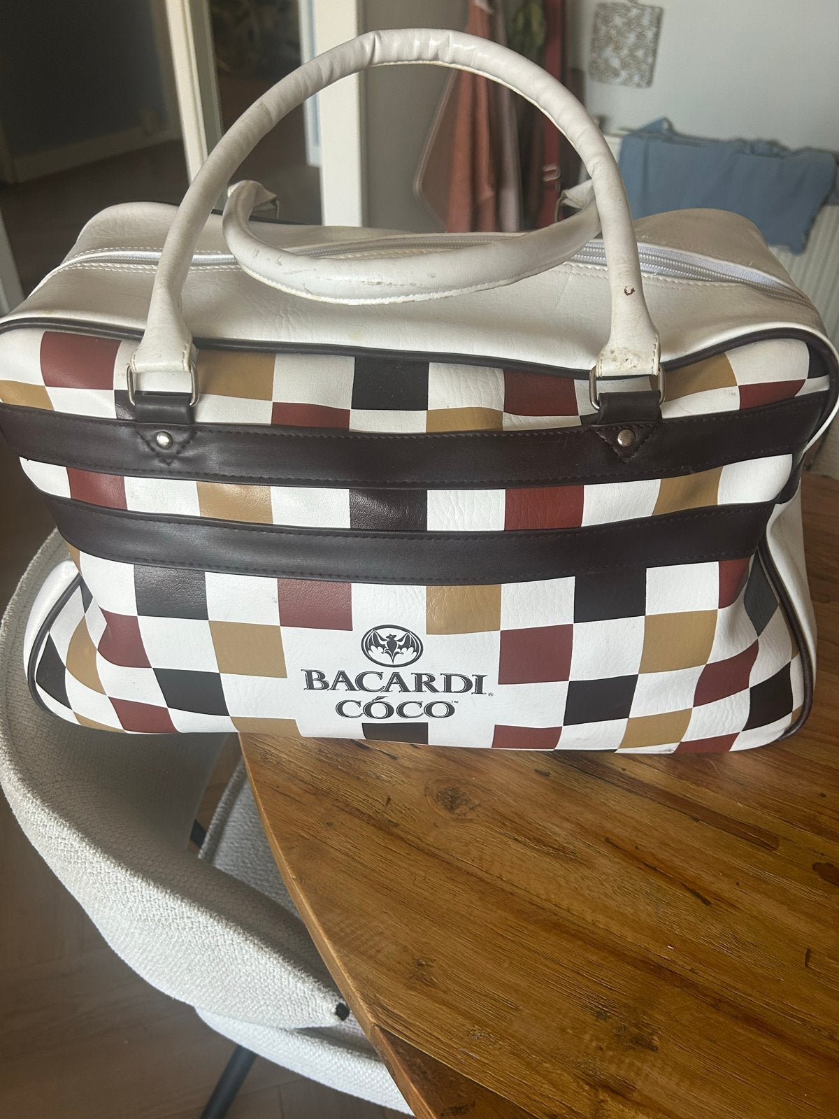 Bacardi Coco Reistas / Sporttas - Vintage Design, 40 tot 60 cm, Gebruikt, Ophalen of Verzenden, 35 tot 55 cm
