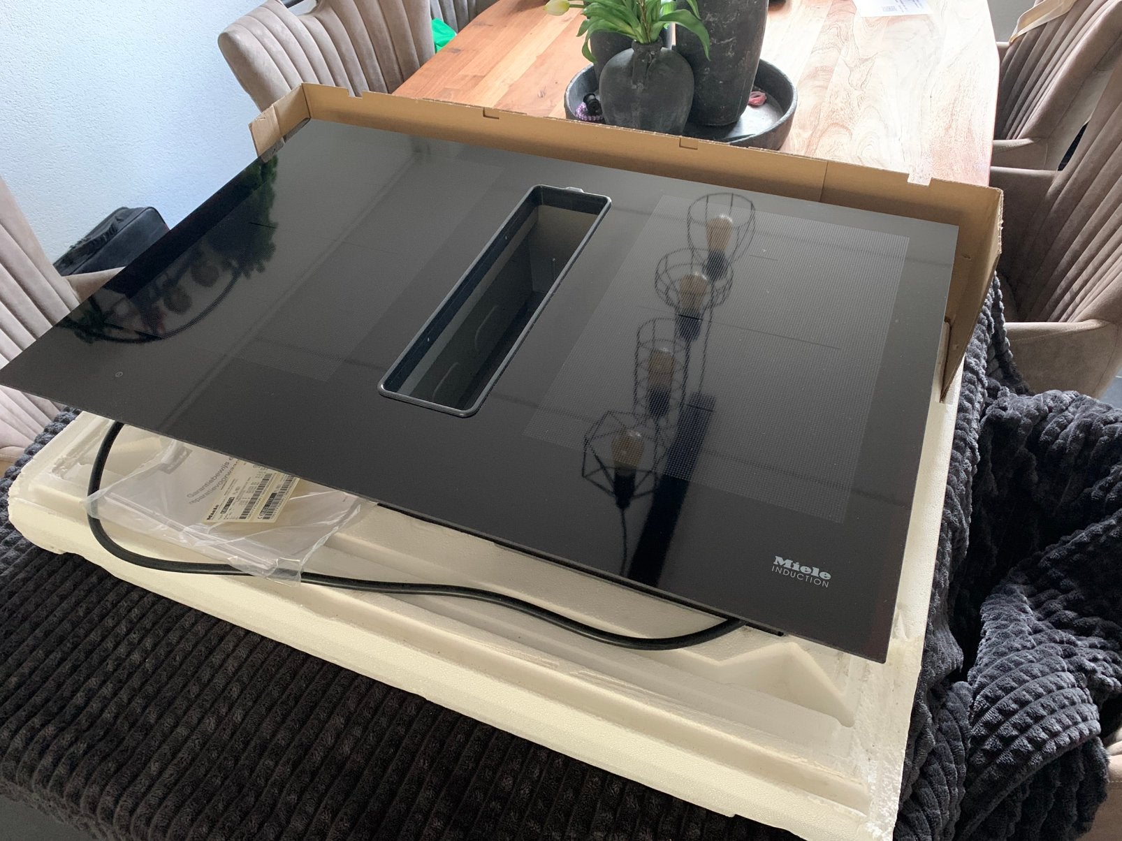 Miele inductiekookplaat met afzuiging, Ophalen, 4 kookzones, Zo goed als nieuw, Inbouw