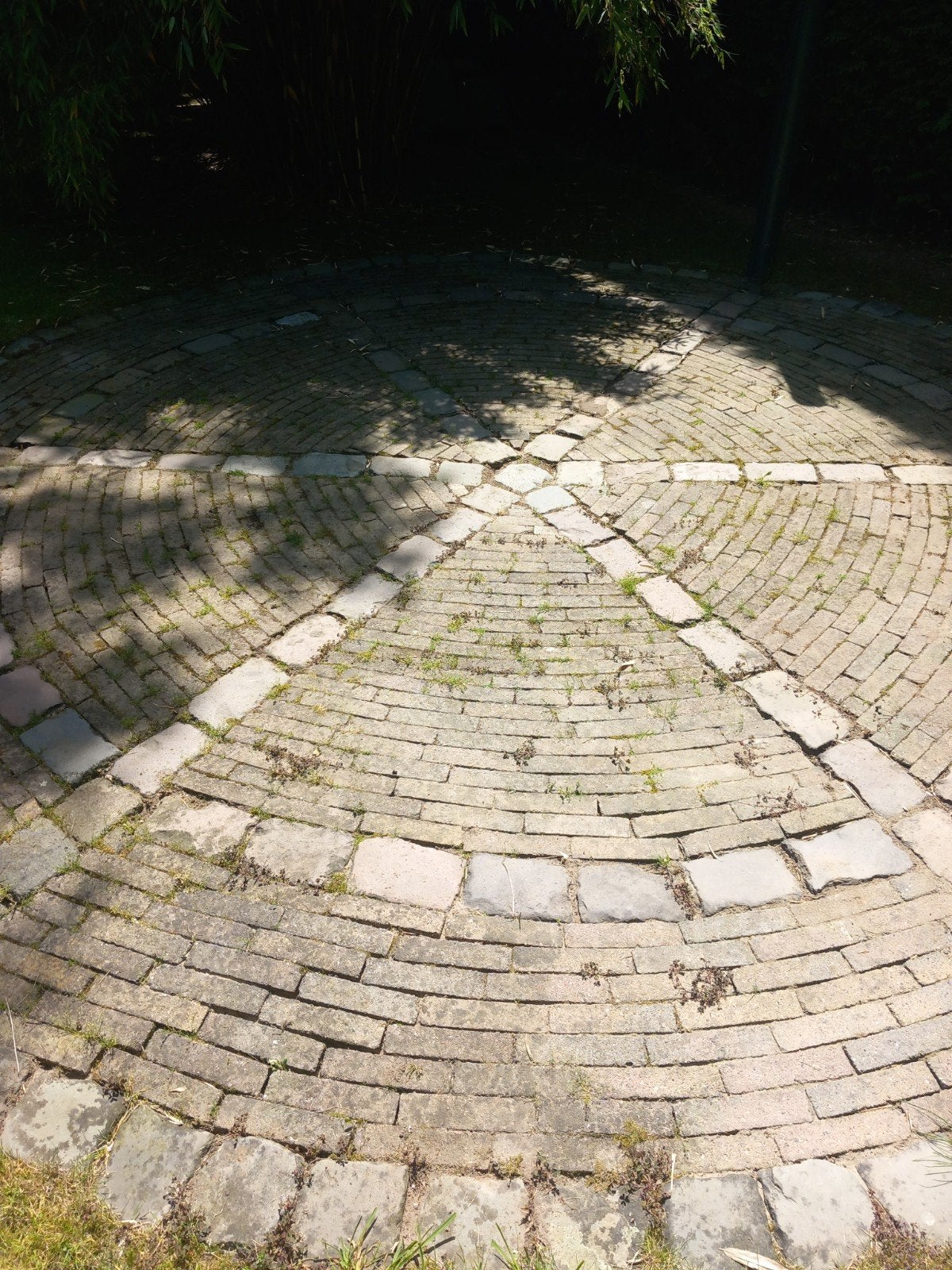 Mooie cirkel van oude kinderkoppen en waaltjes (430cm), Doe-het-zelf en Verbouw, Tegels, Ophalen, Gebruikt, 60 cm of meer, Overige typen