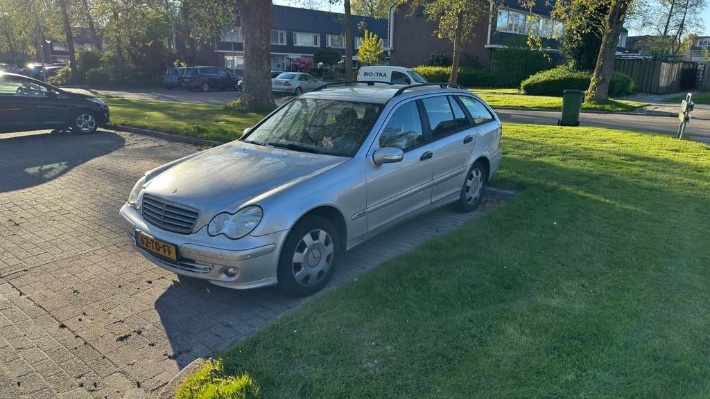 Mercedes-Benz C-Klasse 1.8 C180 Kompr Combi 2006 Grijs, Auto's, Mercedes-Benz, Particulier, C-Klasse, ABS, Airbags, Airconditioning