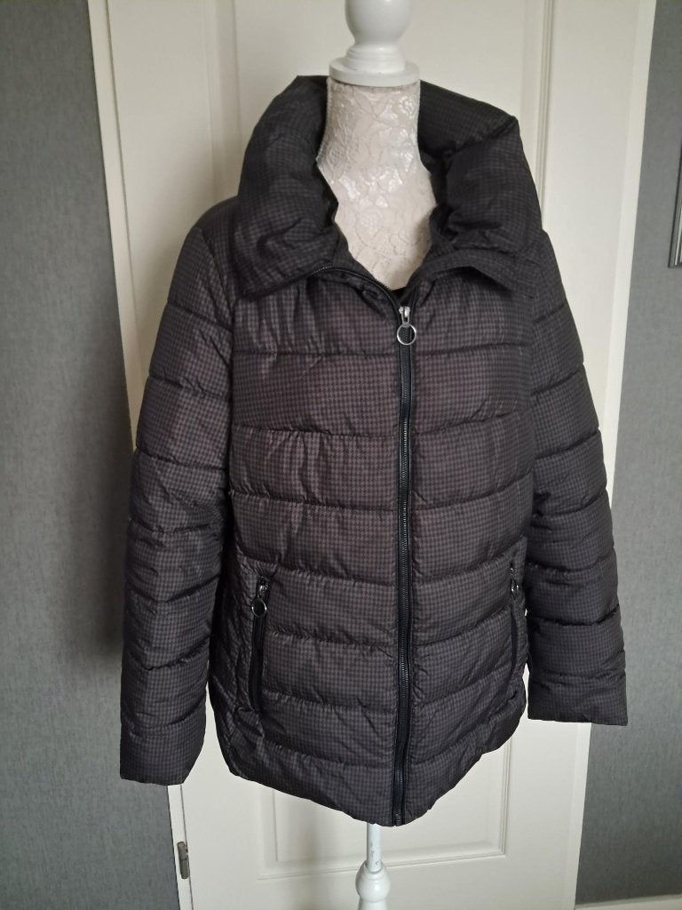Jas District Maat : 44, Kleding | Dames, Jassen | Winter, Meerkleurig, Maat 42/44 (L), Ophalen of Verzenden, Zo goed als nieuw