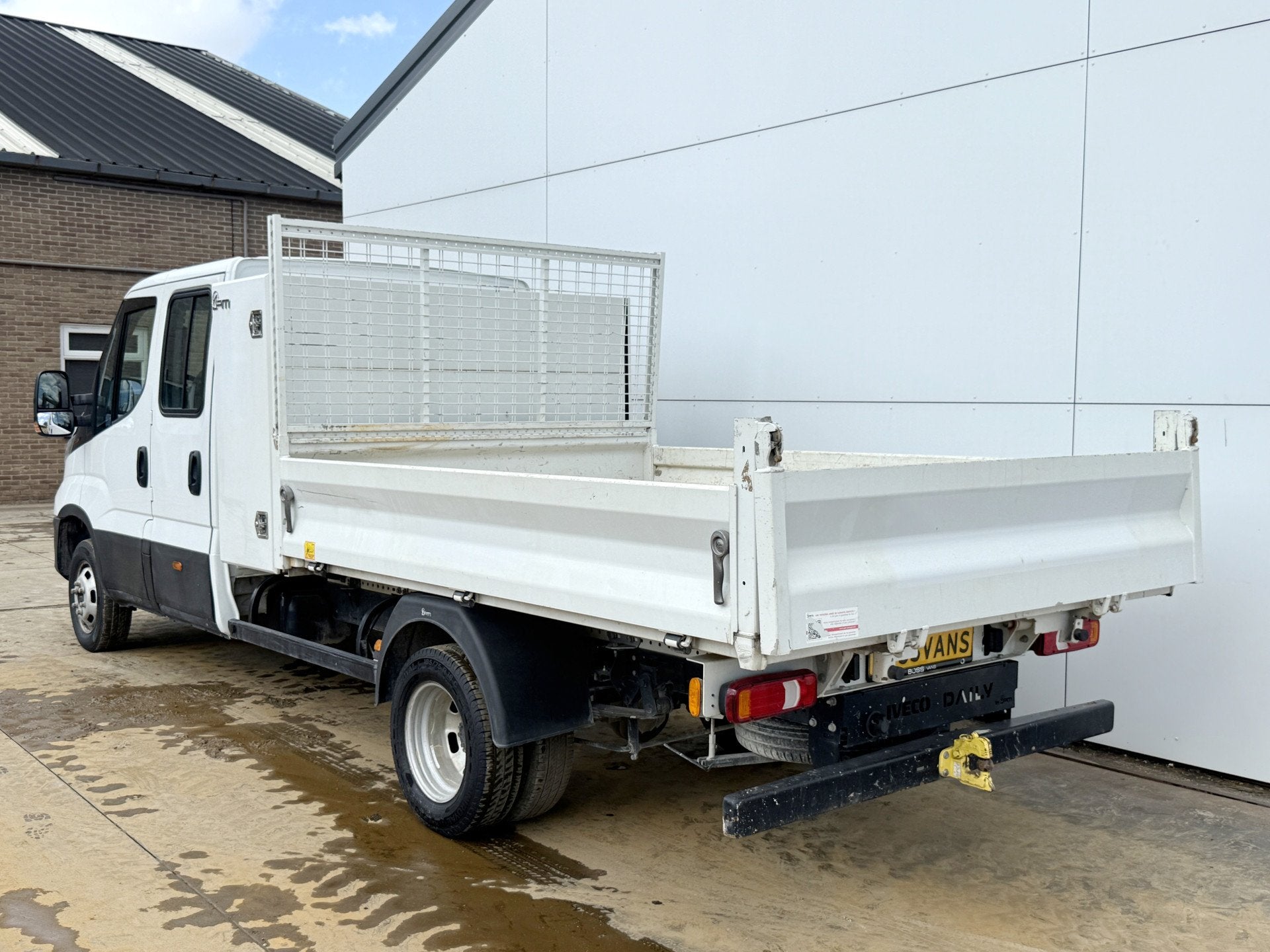 Iveco Daily 35C16 3.0 Dubbele Cabine Kipper Dubbellucht 3,5t, Auto's, Achterwielaandrijving, Gebruikt, Zwart, Iveco