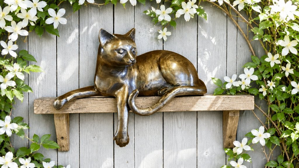 POES DIE RELAXED / bronzen dierenbeeld / KAT